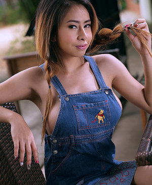 18 year old girl Ally Styles smokes before a nut sac nudeing BJ and a sexy